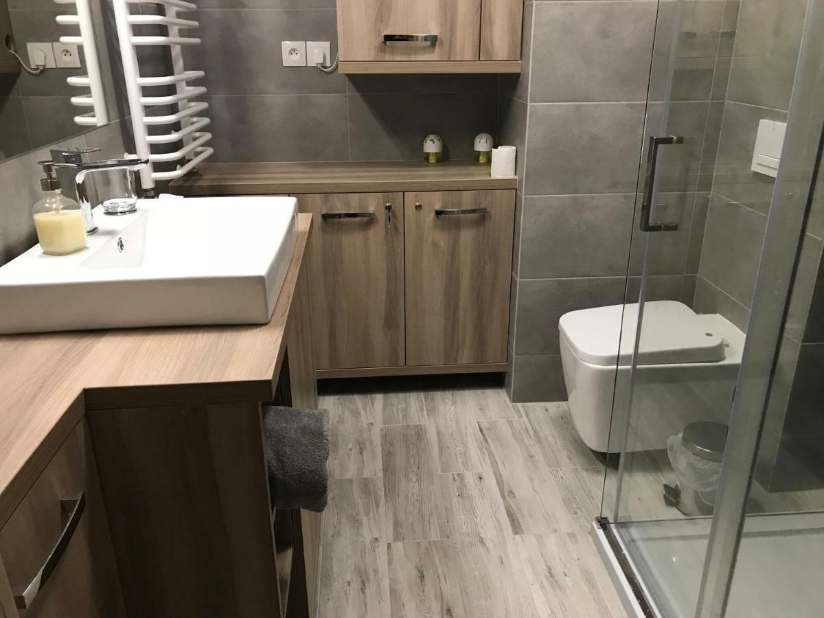 Apartment 20 *